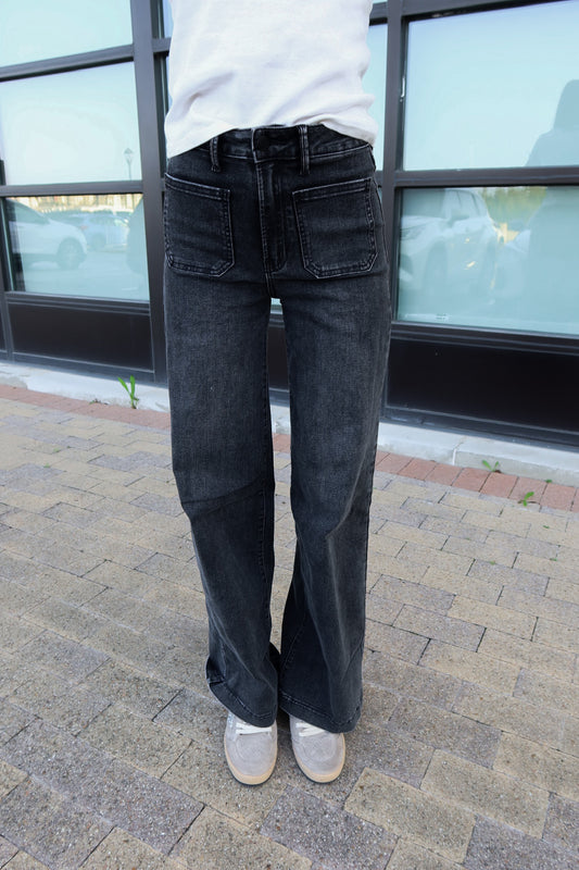 Mini Pocket Wide Jeans- Black